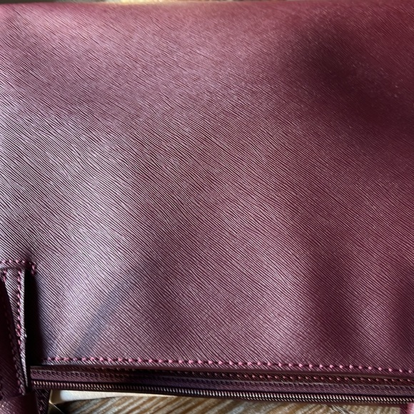 TORY BURCH EUC Burgandy tote bag. Comes with unbranded dust bag. - Picture 15 of 16